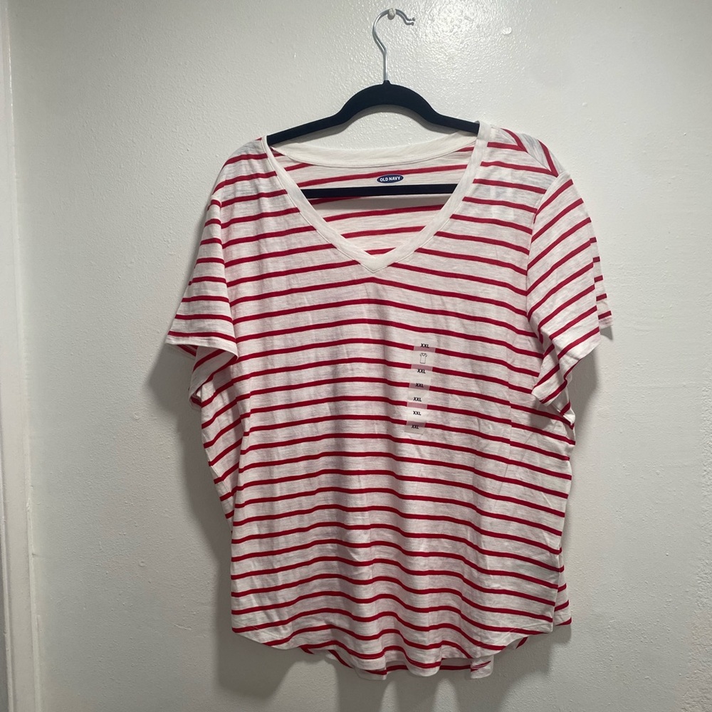 White and red striped tee
